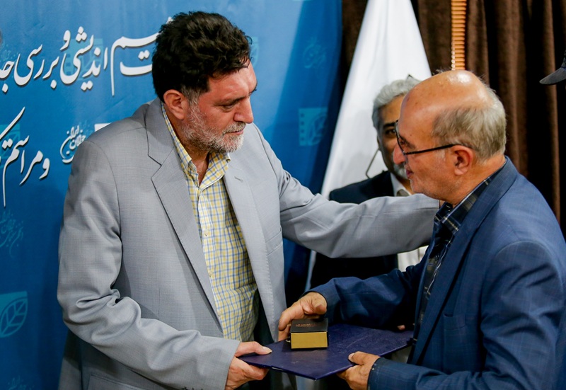 معلمان سینما در قم تجلیل شدند انجمن سینمای جوانان ایران - دفترقم پایگاه خبری قم سینما