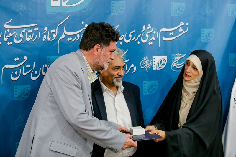 معلمان سینما در قم تجلیل شدند انجمن سینمای جوانان ایران - دفترقم پایگاه خبری قم سینما