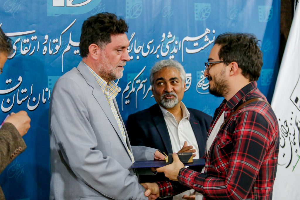 معلمان سینما در قم تجلیل شدند انجمن سینمای جوانان ایران - دفترقم پایگاه خبری قم سینما